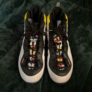 Very gently worn - Boys Lebron Nike Sneakers 3Y